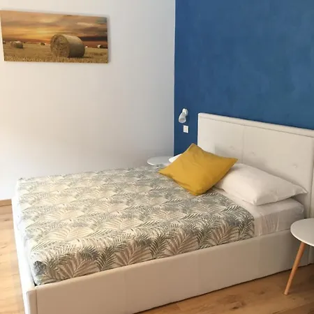 Il Gatto Stanco Oda ve Kahvaltı Arona