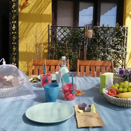 Il Gatto Stanco Oda ve Kahvaltı Arona