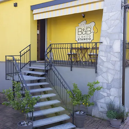 Il Gatto Stanco Oda ve Kahvaltı Arona